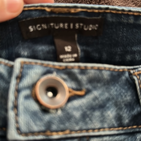 Women’s shorts - Picture 2 of 3